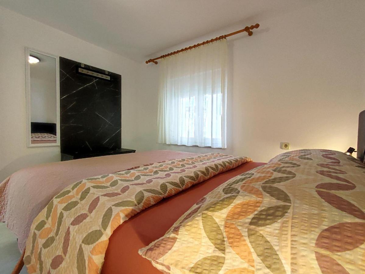 Apartments Jolic Vir Exterior photo