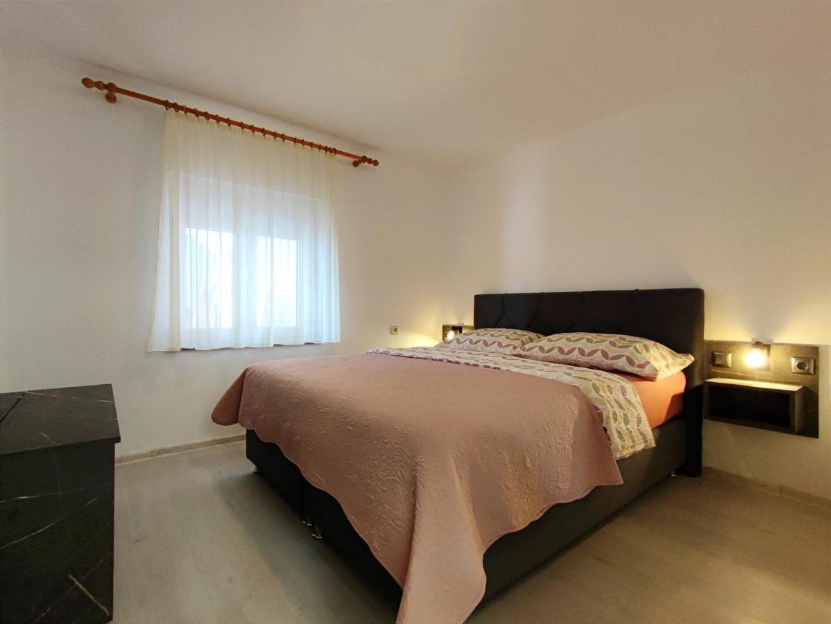 Apartments Jolic Vir Exterior photo