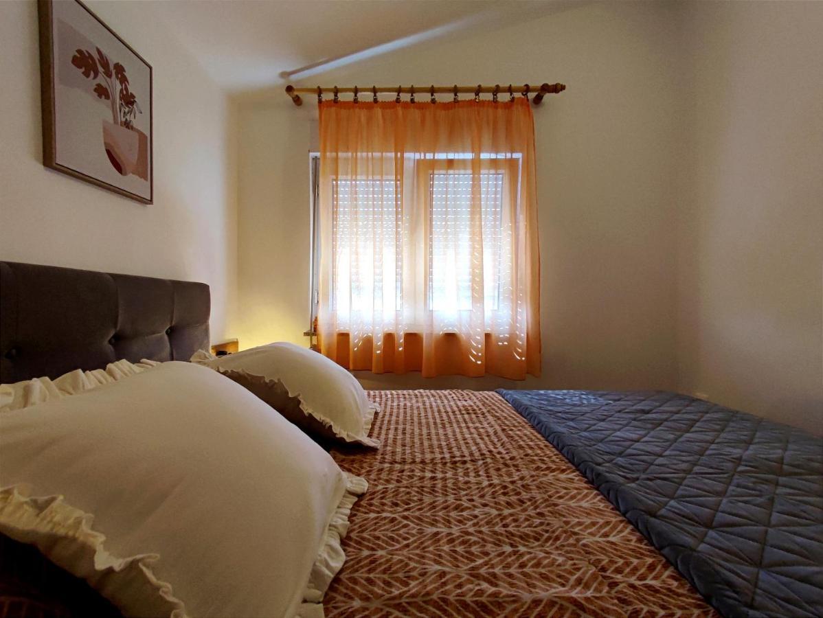 Apartments Jolic Vir Exterior photo