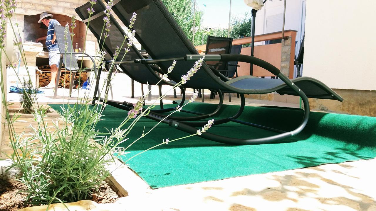Apartments Jolic Vir Exterior photo